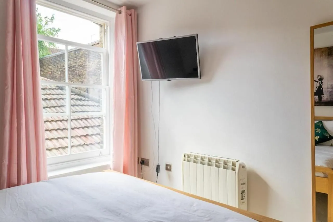 Trendy & Central 2Bd Flat -Brick Lane Shoreditch! Лондон Апартаменты