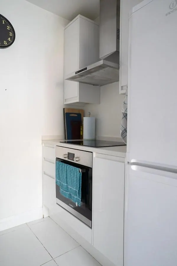 Trendy & Central 2Bd Flat -Brick Lane Shoreditch! Лондон Апартаменты