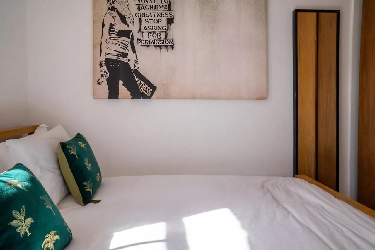 Trendy & Central 2Bd Flat -Brick Lane Shoreditch! Лондон