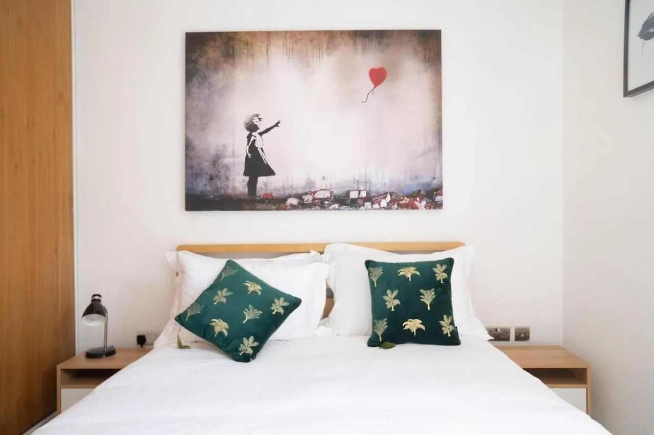 Apartment Trendy & Central 2Bd Flat -Brick Lane Shoreditch! London