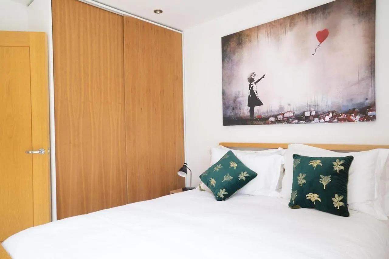 Apartment Trendy & Central 2Bd Flat -Brick Lane Shoreditch! London