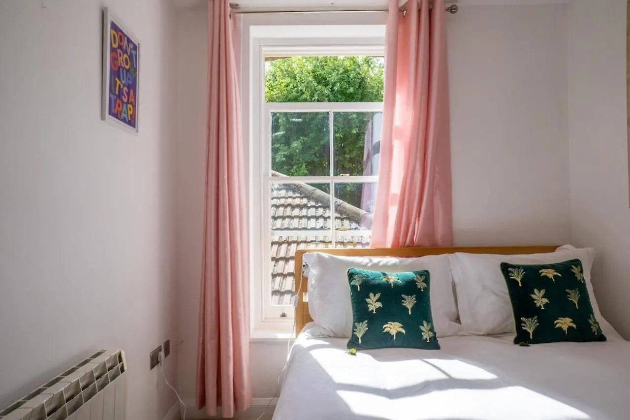 Trendy & Central 2Bd Flat -Brick Lane Shoreditch! London