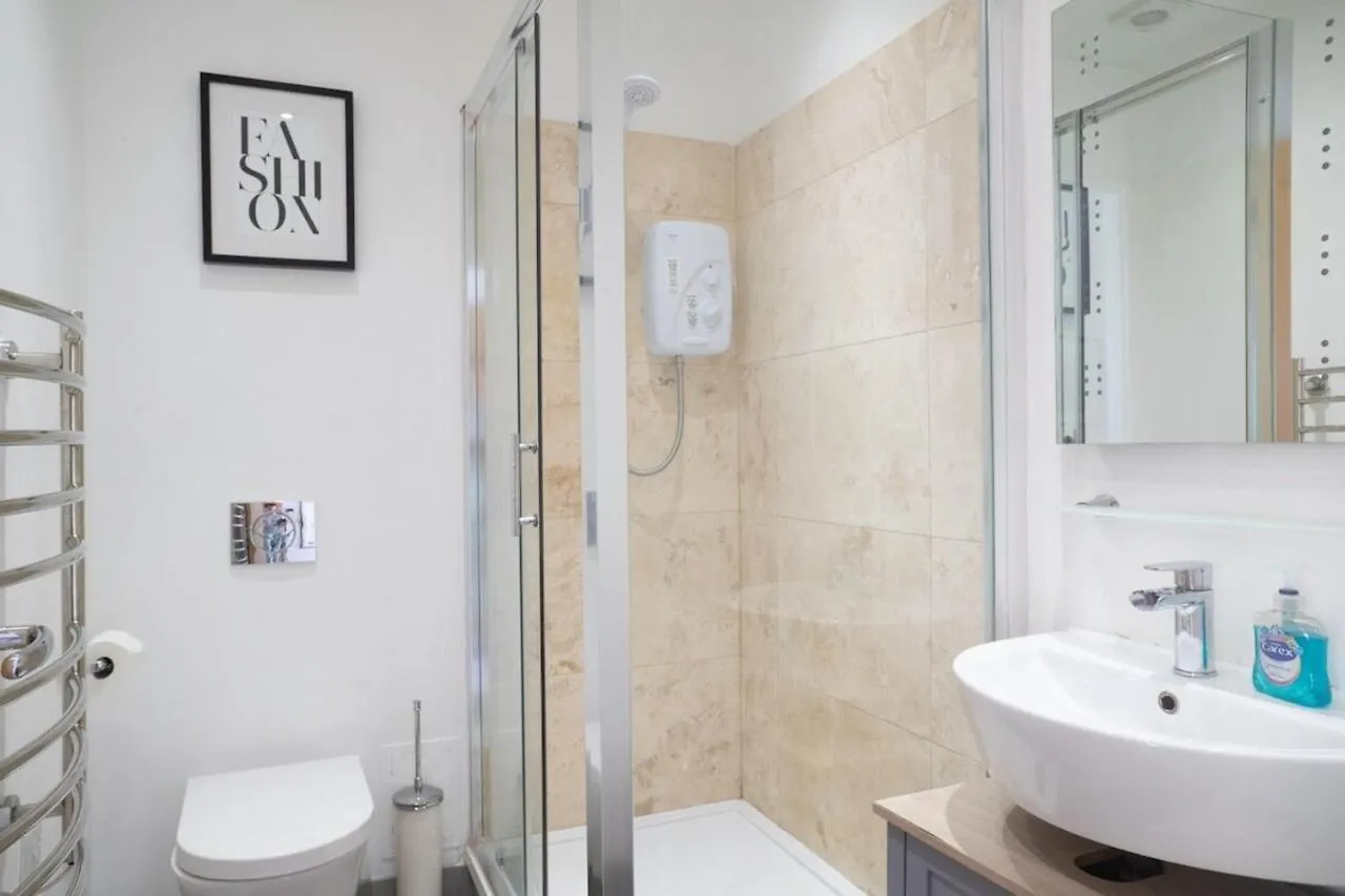 Trendy & Central 2Bd Flat -Brick Lane Shoreditch! London Apartment